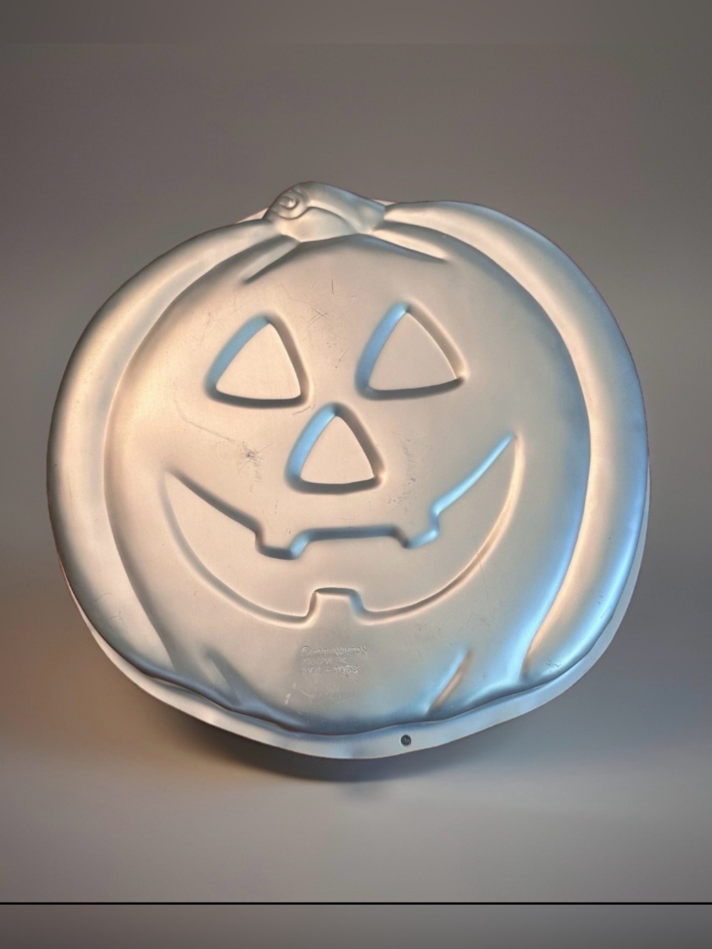 Wilton Cake Pan Jack-o-Lantern Pumpkin Shape Cake Pan Mold 2105-3068 Vtg